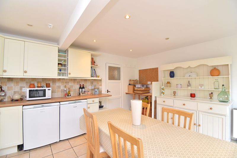 Kitchen- click for photo gallery